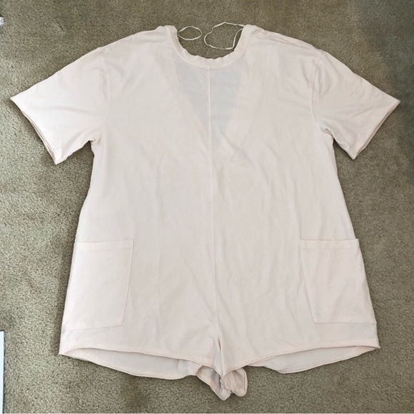 Free People Hot Shot Tee Romper with Pockets in Bleached Clay Size XL NWOT - Picture 2 of 8